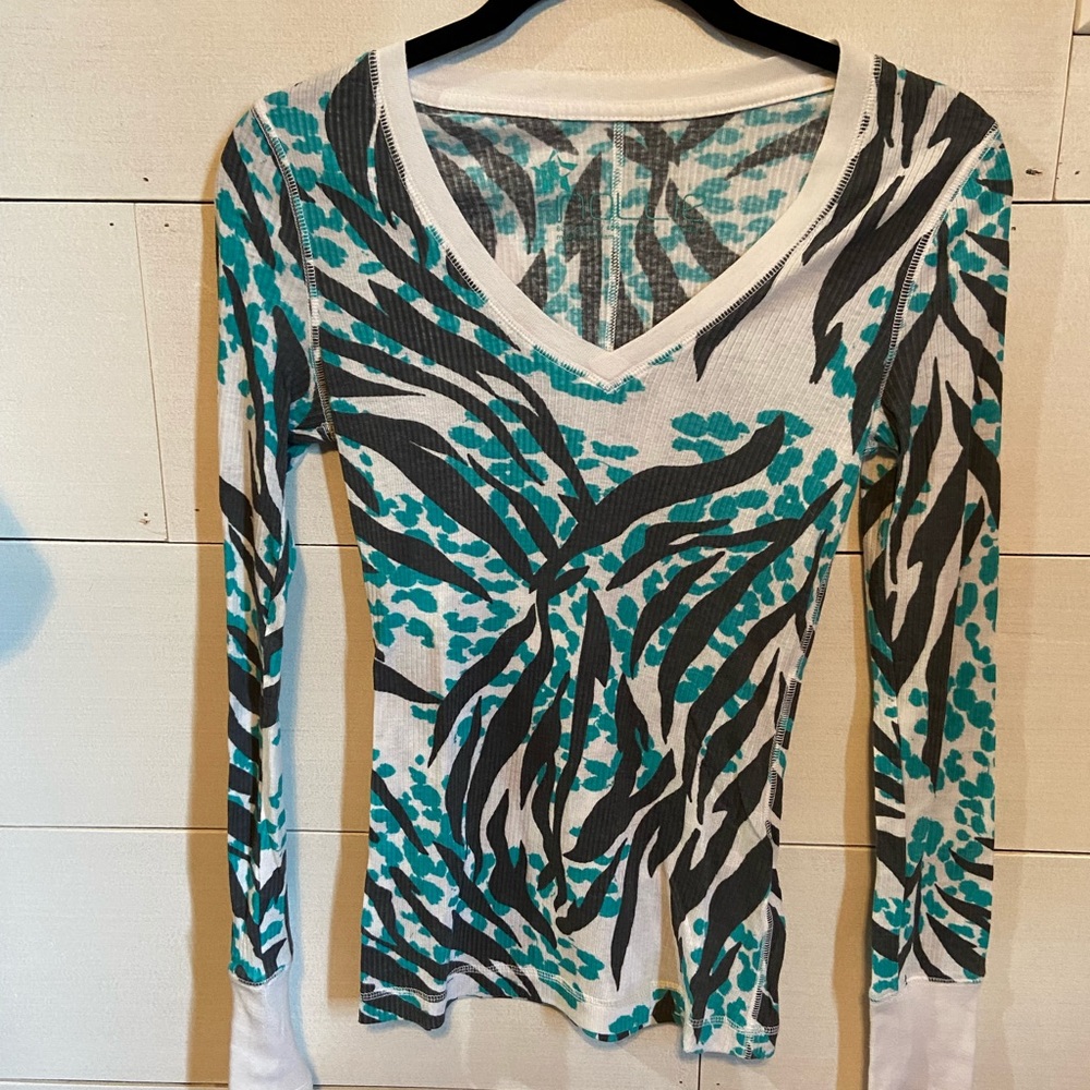 Women’s Nollie Size Medium Long sleeve T Shirt